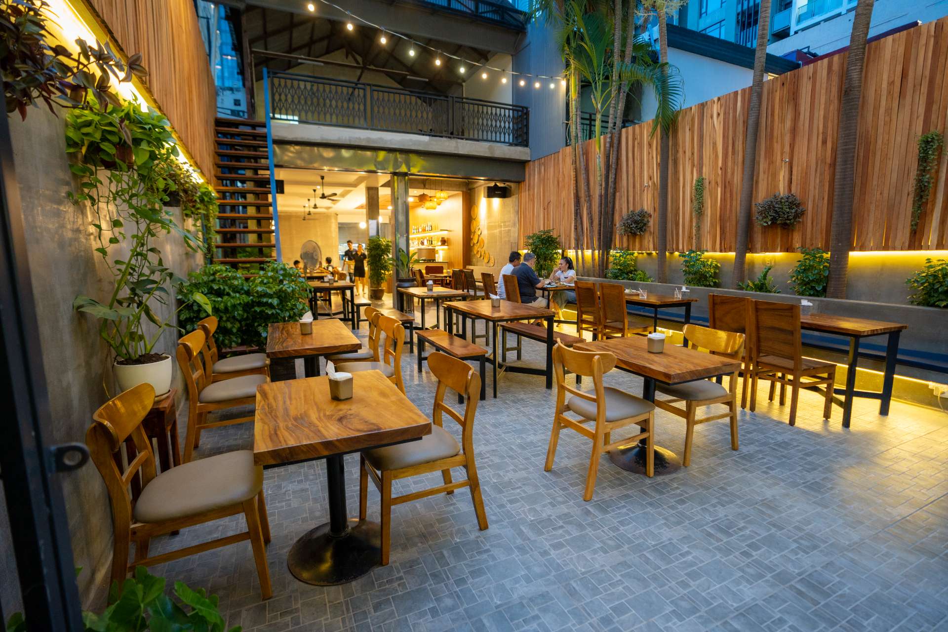 Dining atmosphere